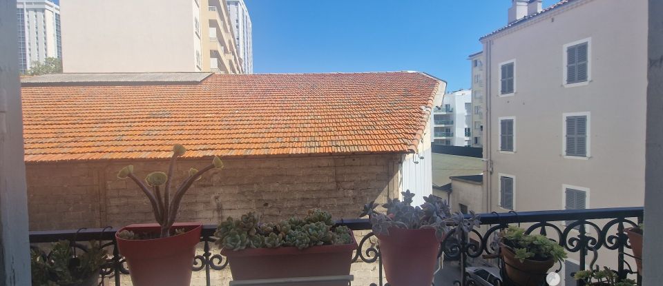 Appartement 3 pièces de 56 m² à Toulon (83000)