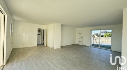 Pavilion 4 rooms of 104 m² in Châtellerault (86100)