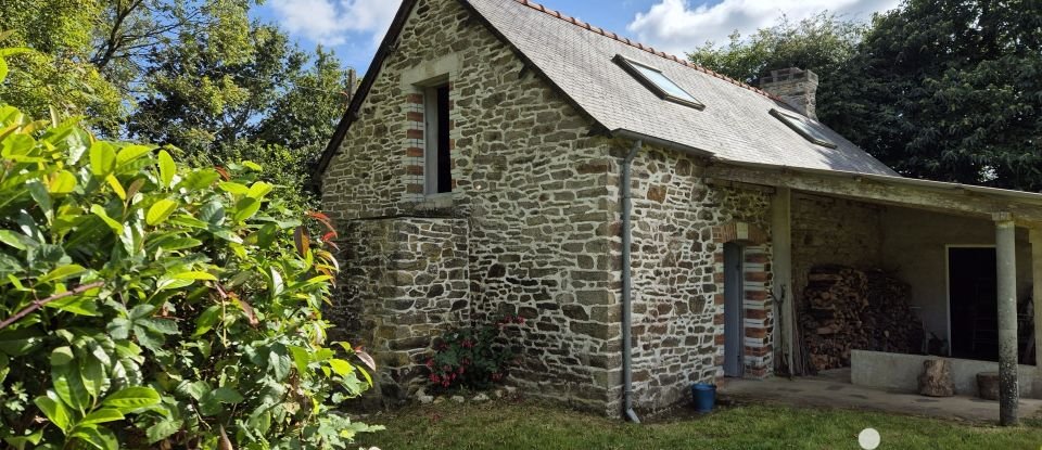 Traditional house 2 rooms of 80 m² in Maël-Carhaix (22340)