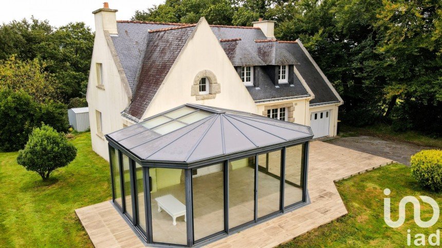 Maison 8 pièces de 157 m² à Grand-Champ (56390)