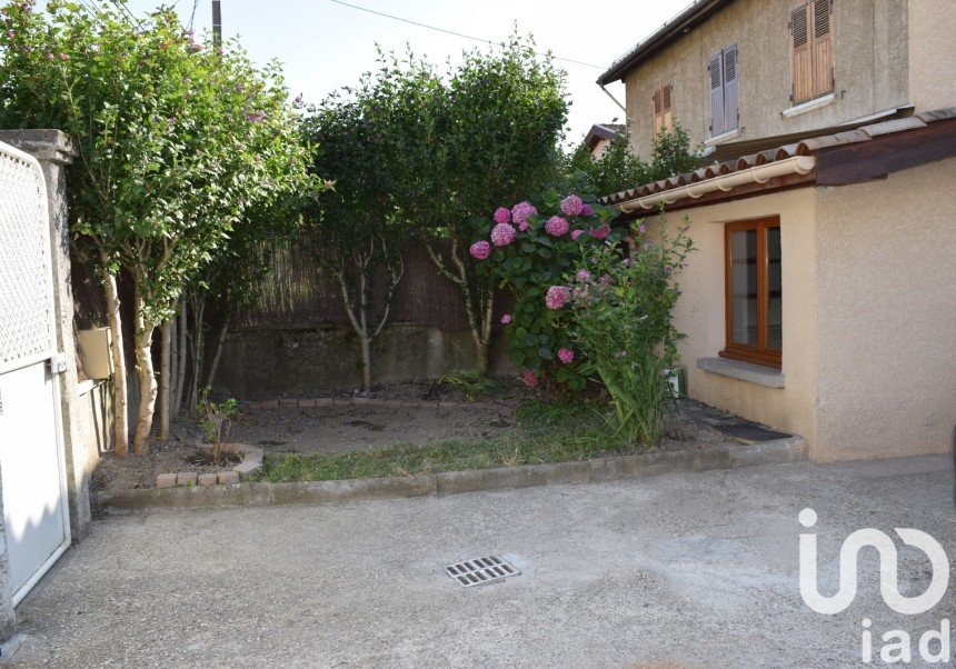 Traditional house 6 rooms of 104 m² in Échirolles (38130)