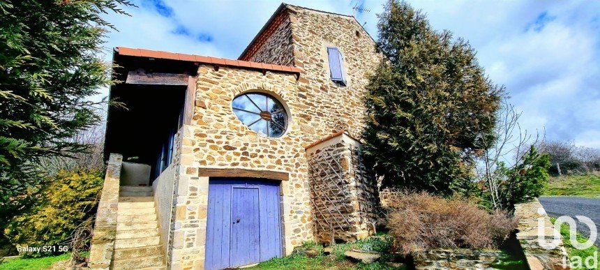 Maison d’architecte 4 pièces de 117 m² à Saint-Austremoine (43380)