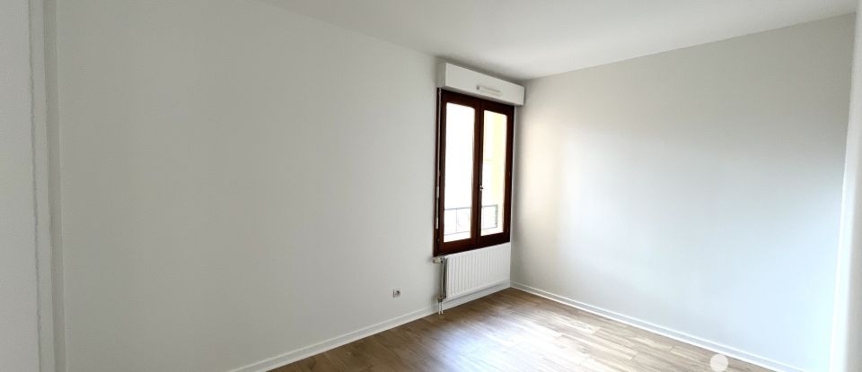 Apartment 3 rooms of 70 m² in Saint-Just-Saint-Rambert (42170)