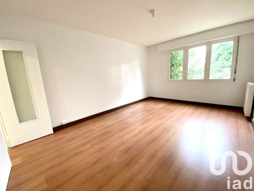 Appartement 2 pièces de 45 m² à Évry (91000)