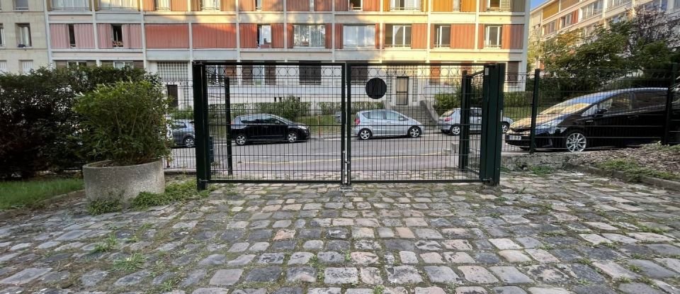 Parking of 13 m² in Pantin (93500)