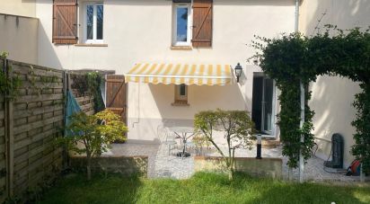 House 6 rooms of 115 m² in Bailly-Romainvilliers (77700)