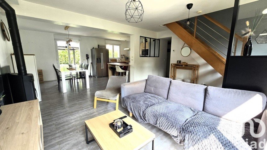 House 5 rooms of 93 m² in Combourtillé (35210)