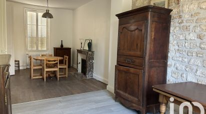 Town house 8 rooms of 200 m² in Fontenay-le-Comte (85200)