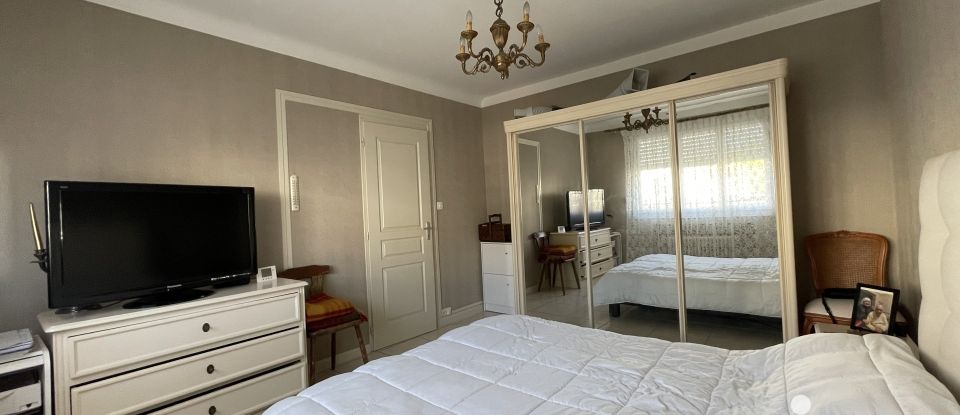 Traditional house 6 rooms of 170 m² in La Rochelle (17000)