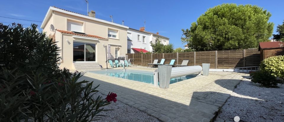 Traditional house 6 rooms of 170 m² in La Rochelle (17000)