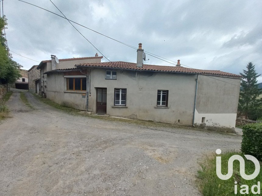 Village house 2 rooms of 72 m² in Saint-Babel (63500)