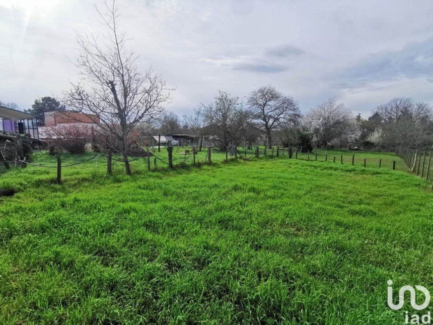 Terrain de 1 320 m² à Les Billaux (33500)