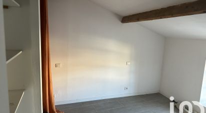 Apartment 3 rooms of 62 m² in Eyragues (13630)