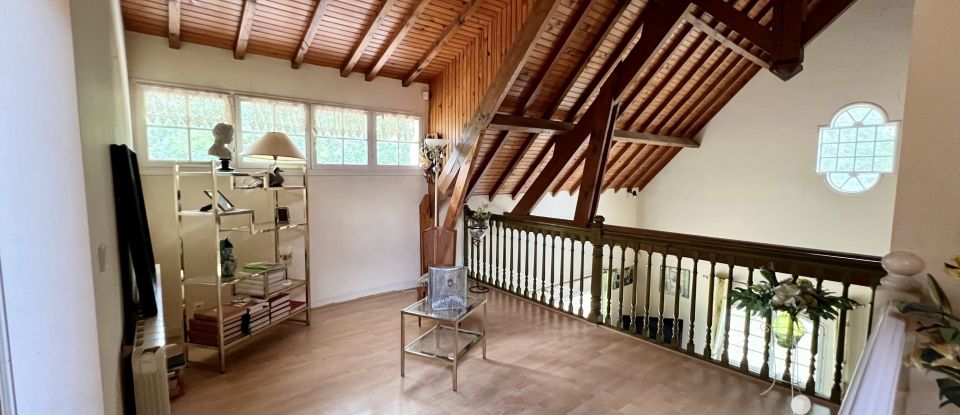 Maison 5 pièces de 164 m² à Martillac (33650)