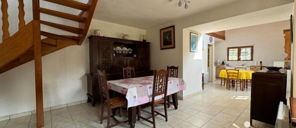 House 6 rooms of 120 m² in Callac (22160)