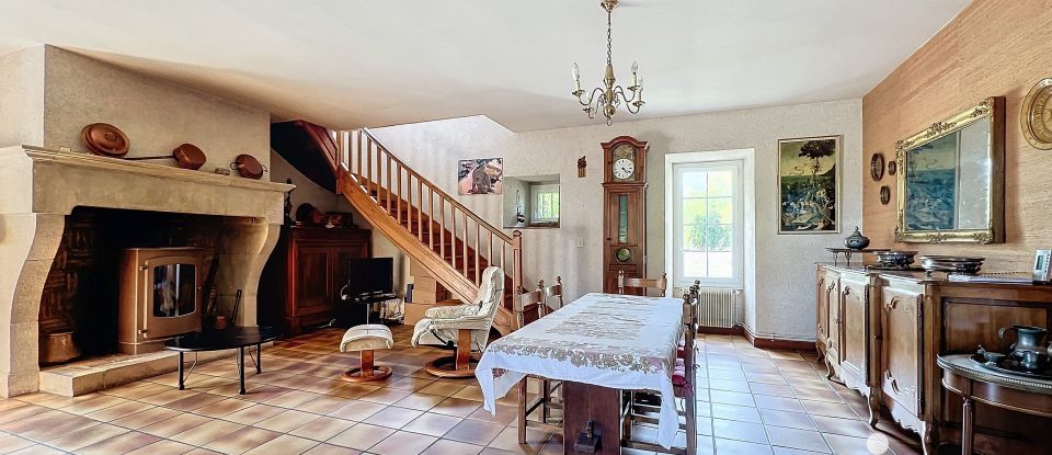 Mansion 7 rooms of 165 m² in Cahors (46000)