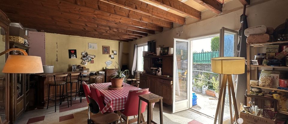 Country house 7 rooms of 155 m² in Palladuc (63550)