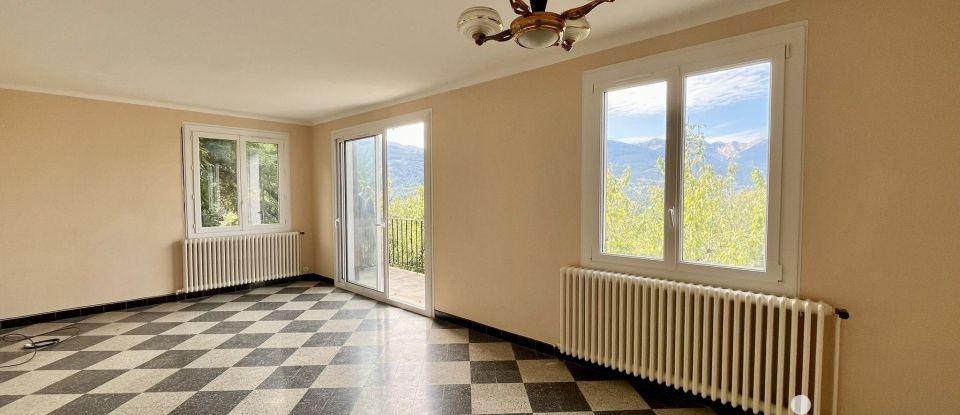 Maison traditionnelle 4 pièces de 79 m² à Embrun (05200)