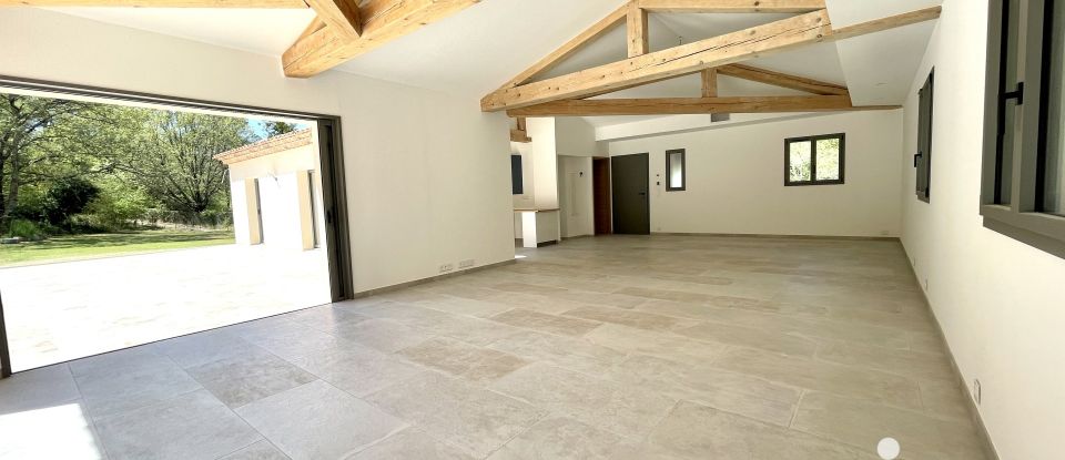 Traditional house 7 rooms of 235 m² in Tourrettes (83440)