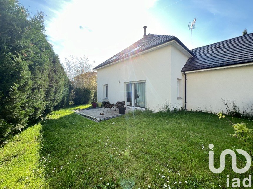 House 5 rooms of 116 m² in Cérans-Foulletourte (72330)