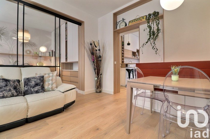 Appartement 3 pièces de 52 m² à Paris (75015)