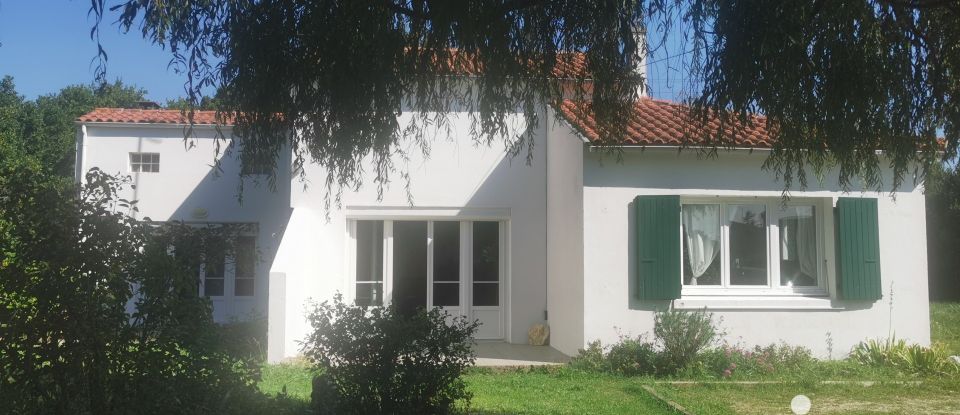 House 6 rooms of 138 m² in Dolus-d'Oléron (17550)