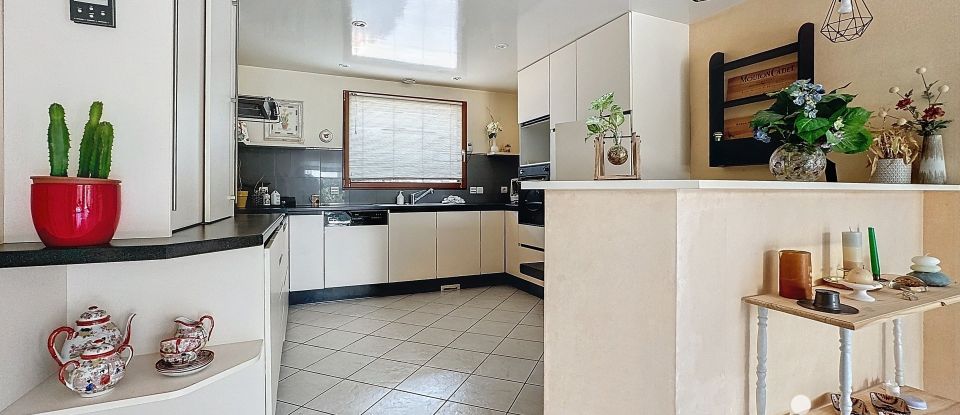 Town house 4 rooms of 170 m² in Loudéac (22600)