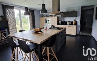 Maison 9 pièces de 206 m² à Quettreville-sur-Sienne (50660)