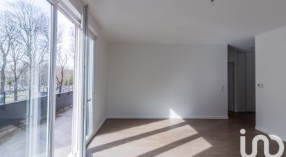 Appartement 3 pièces de 67 m² à Paris (75017)