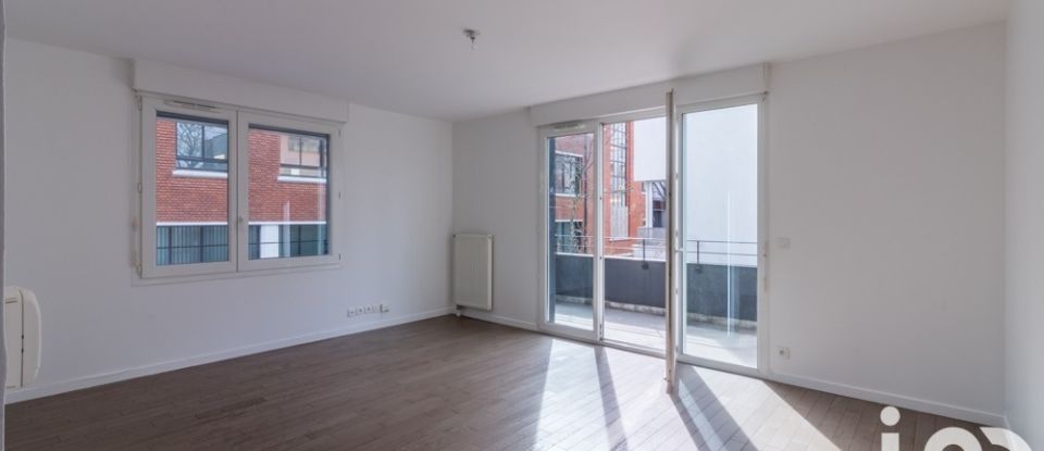 Appartement 3 pièces de 67 m² à Paris (75017)