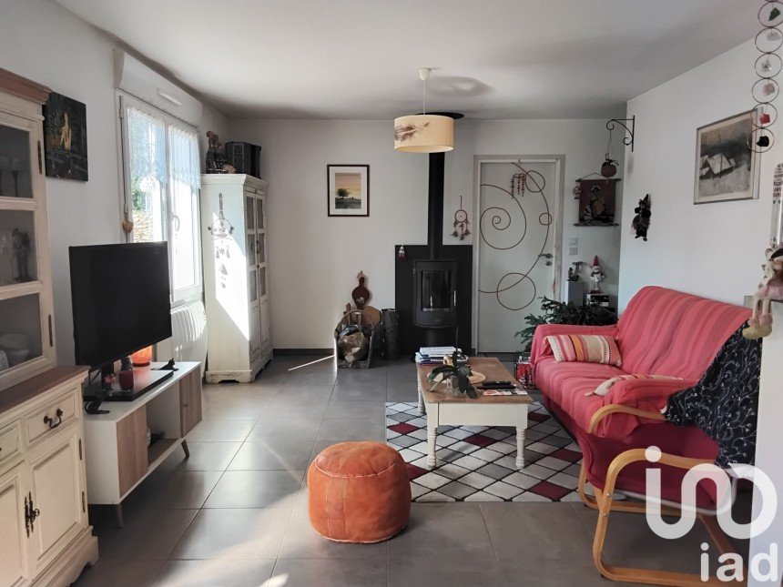 House 3 rooms of 74 m² in Saint-Gervais (85230)