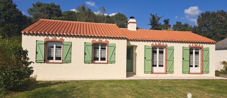 House 4 rooms of 119 m² in Châteauneuf (85710)