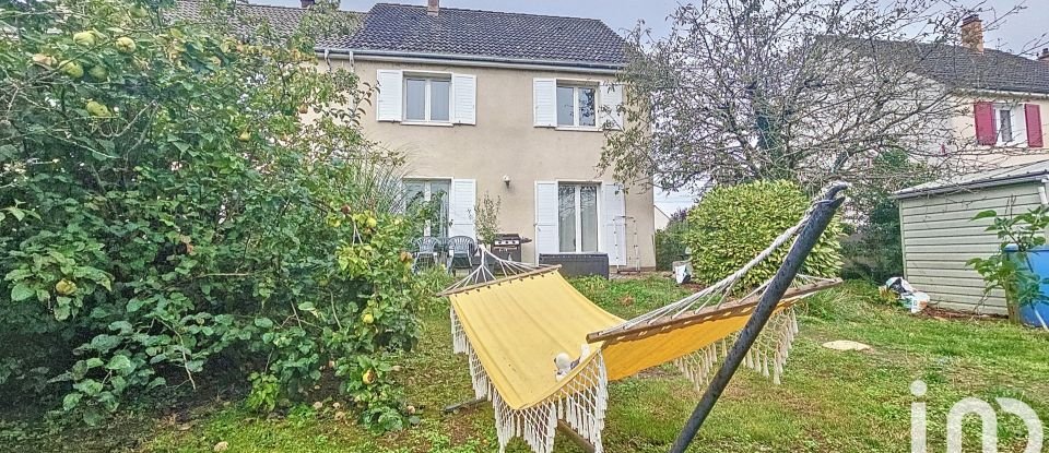 House 5 rooms of 100 m² in Saint-Pourçain-sur-Sioule (03500)