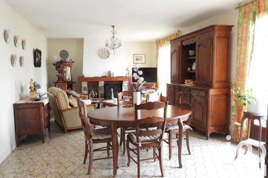 Traditional house 5 rooms of 94 m² in Le Havre (76610)