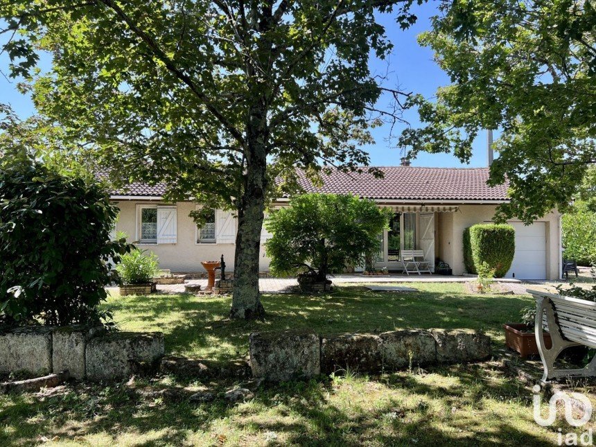 Maison 6 pièces de 102 m² à Saint-Sulpice-et-Cameyrac (33450)