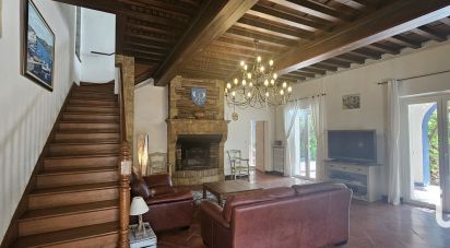 Traditional house 7 rooms of 230 m² in Thuir (66300)