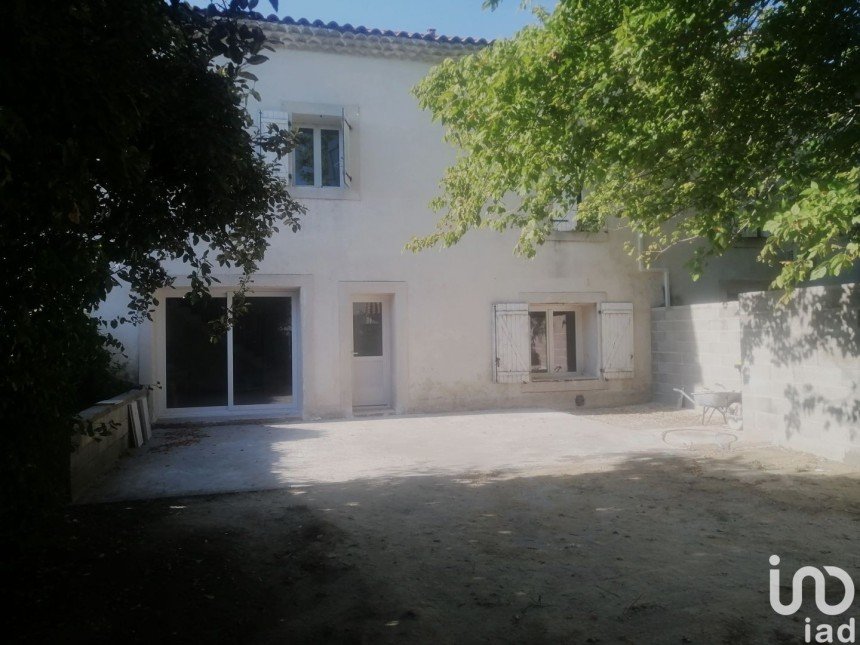 House 5 rooms of 110 m² in Althen-des-Paluds (84210)