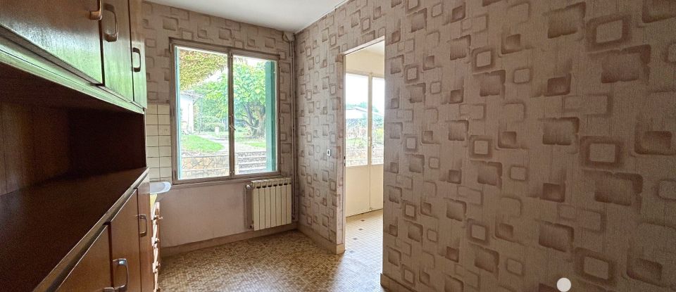 Maison 9 pièces de 202 m² à Béguey (33410)