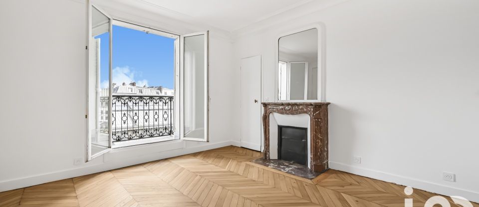 Appartement 3 pièces de 87 m² à Paris (75008)