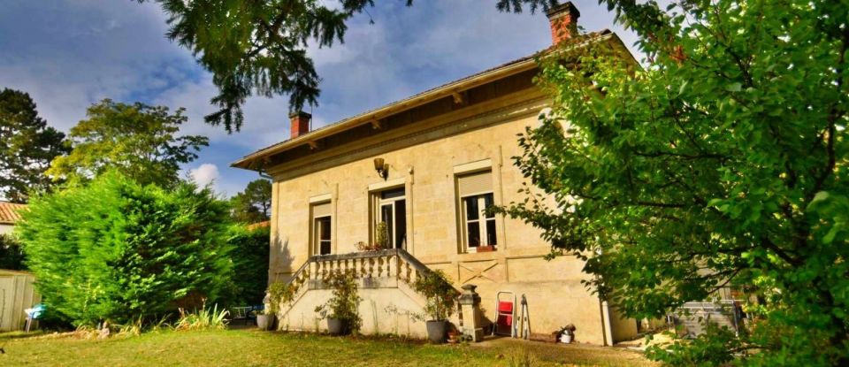 Maison 8 pièces de 224 m² à Meschers-sur-Gironde (17132)