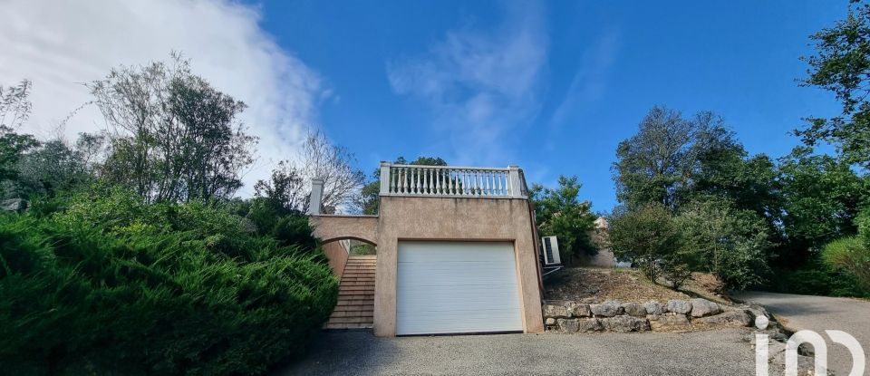 Maison traditionnelle 5 pièces de 112 m² à Saint-Martin-d'Ardèche (07700)