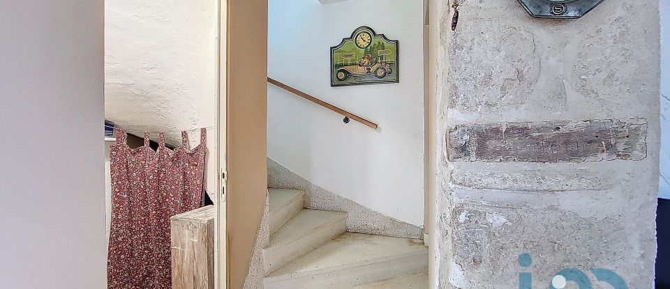 Traditional house 6 rooms of 130 m² in Saint-Julien-la-Geneste (63390)