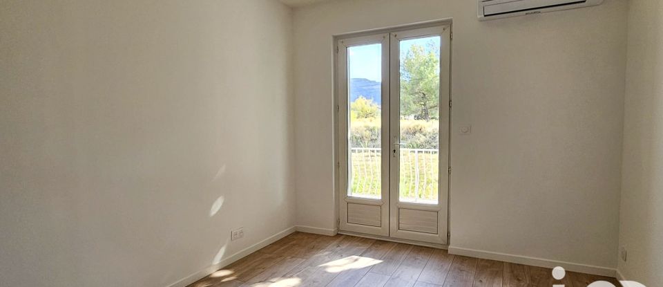 Maison traditionnelle 6 pièces de 130 m² à Maubec (84660)