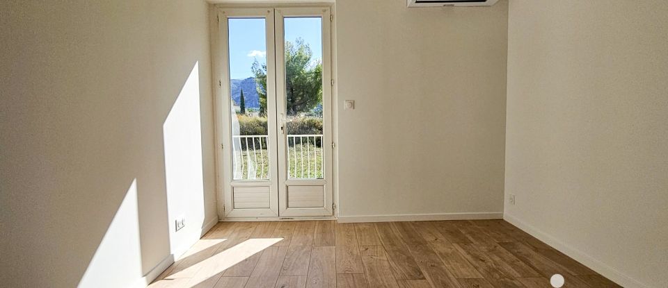 Maison traditionnelle 6 pièces de 130 m² à Maubec (84660)