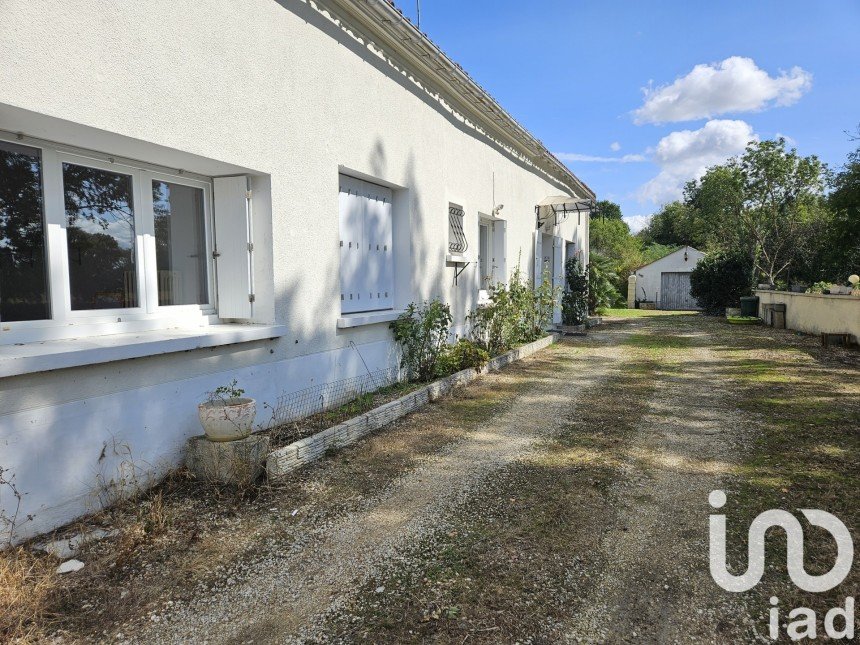 Longère 6 pièces de 140 m² à Saint-Laurent-de-Cognac (16100)