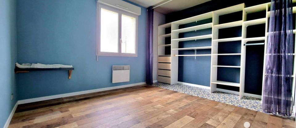 House 4 rooms of 100 m² in Saint-Célerin (72110)