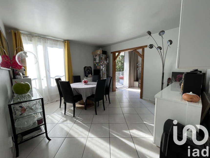 Apartment 5 rooms of 77 m² in Athis-Mons (91200)