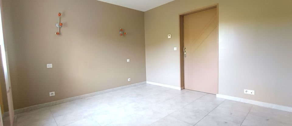 House 6 rooms of 167 m² in Bourdeaux (26460)