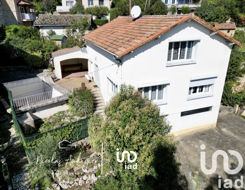 House 6 rooms of 130 m² in Aubenas (07200)