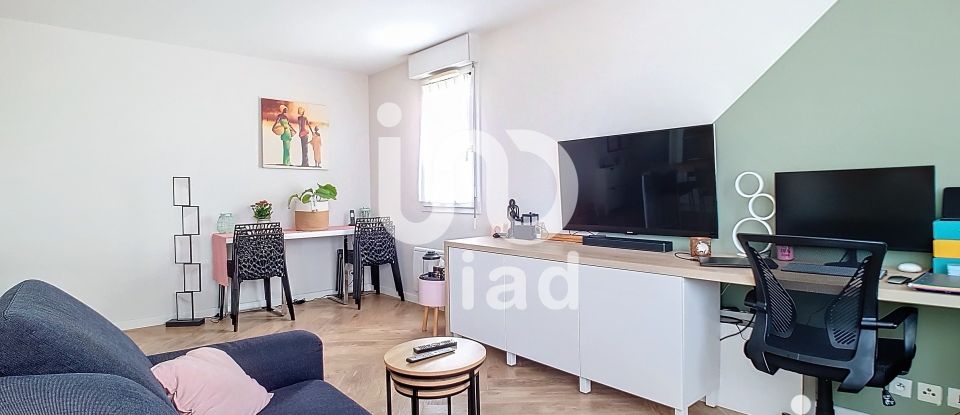 Appartement 3 pièces de 65 m² à Combs-la-Ville (77380)